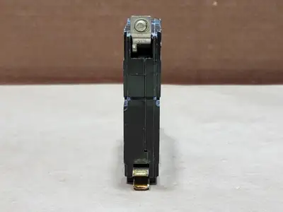 USED SQUARE D DP-4043