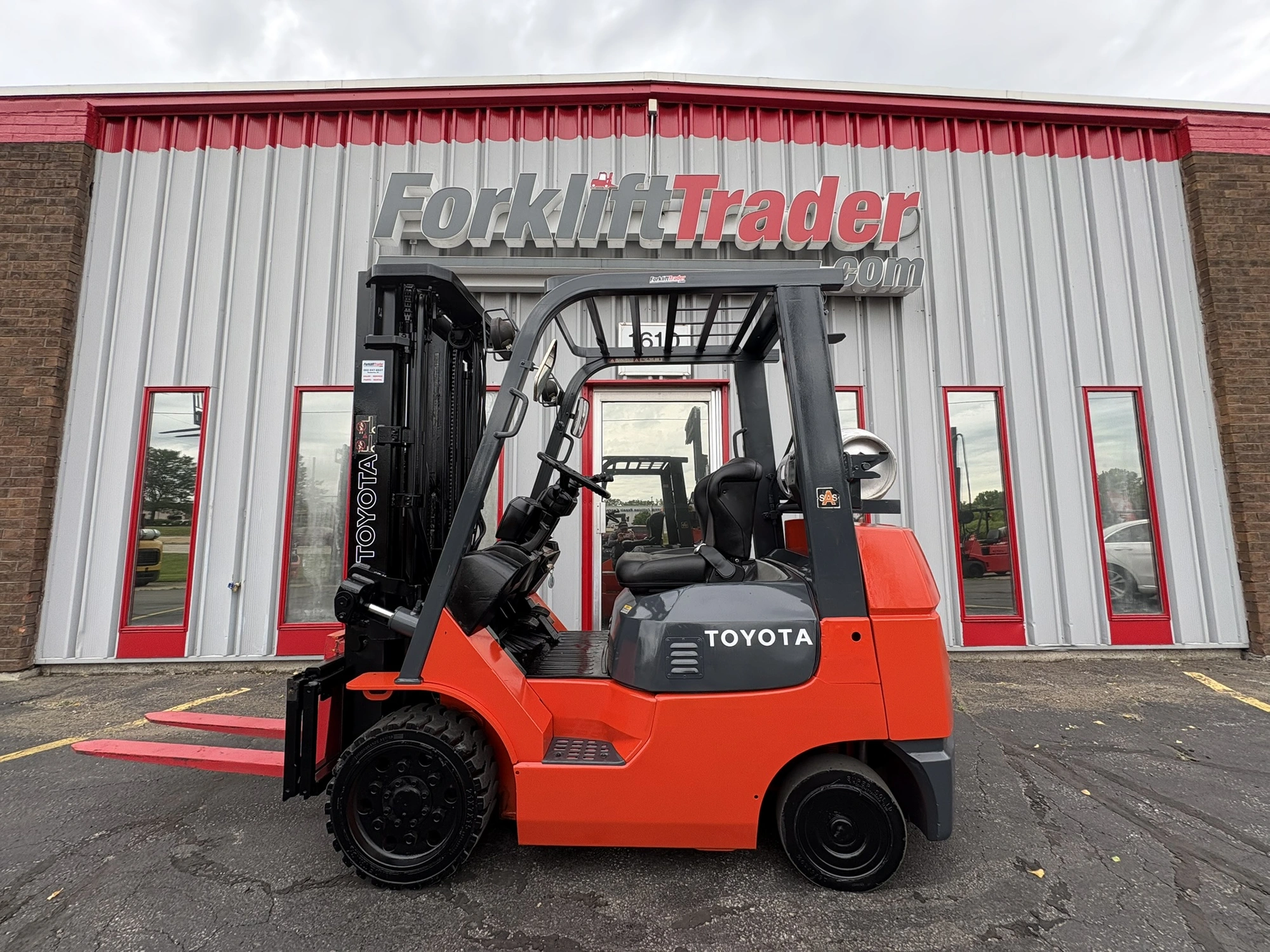 USED 2004 TOYOTA 7FGCU25
