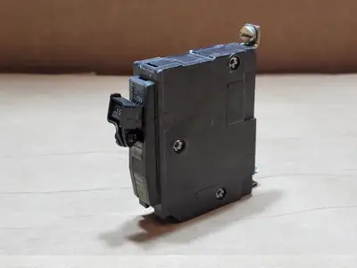 USED SQUARE D QOB115