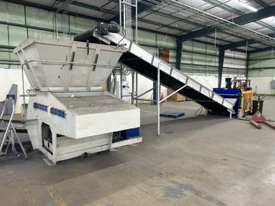 Vecoplan RG52/150 FF SPK FF (Film & Fiber) Shredder  New 2003 W/Conveyors – Box Dumper