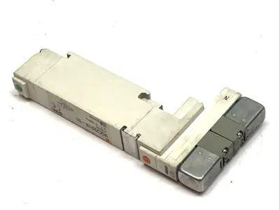 USED SMC SOLENOID VALVE 24VDC DOUBLE 2-POSITION ACTUATOR