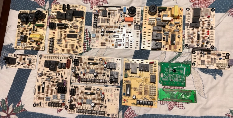 Used Various OEM furnace control boards HVAC Parts and Equipment Arkansas US | Supplies Surplus #885796