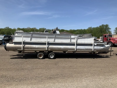 USED 1979 CREST 29-22