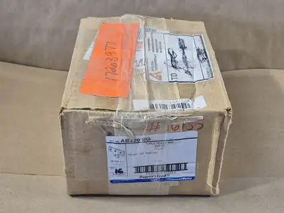 NEW THOMAS & BETTS AB220 EG