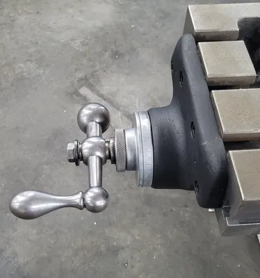 BRIDGEPORT 1-1/2 HP Mills, Vertical | Machinery Central (12)