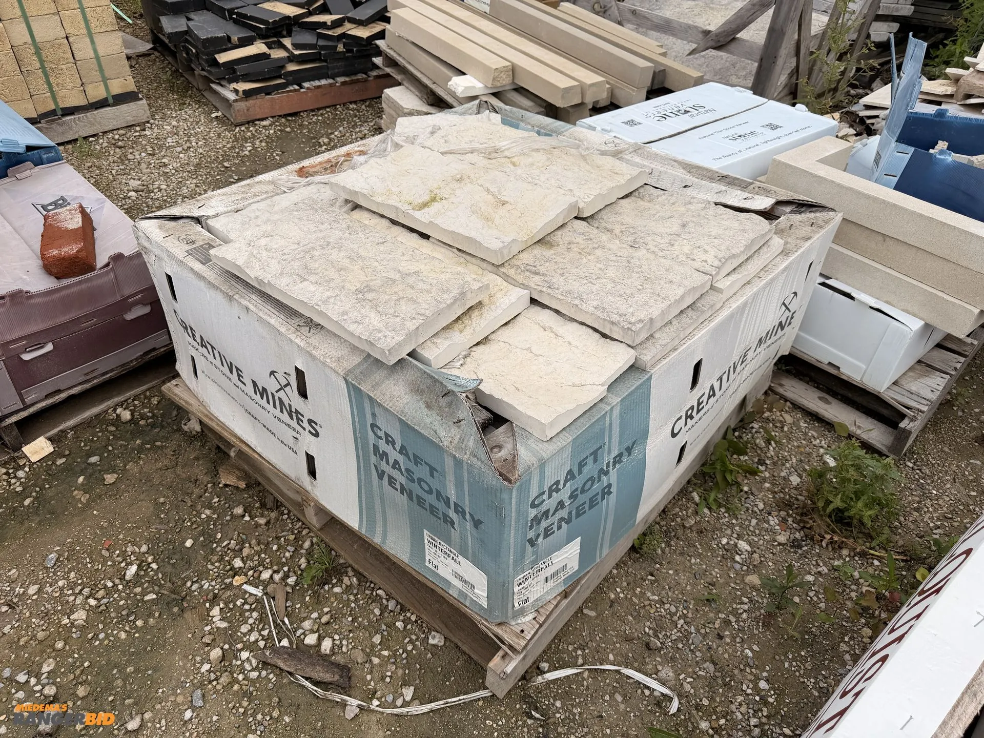 USED CREATIVE MINES VENEER APPROXIMATELY 68SQ FT