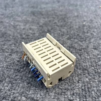 Used Siemens 8WA1 011-0DF21 Terminal Blocks California US | Davliegogo LLC #1706688