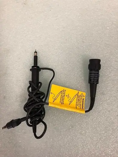TEKTRONIX P2220 VOLTS