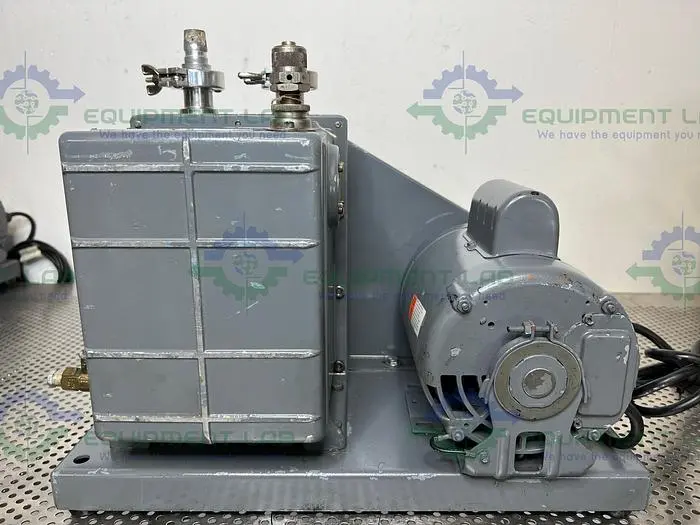 Used WELCH 1402 DUOSEAL BELT-DRIVEN ROTARY VANE VACUUM PUMP 115/230V Rotary Pumps | Equipment Lab #486127