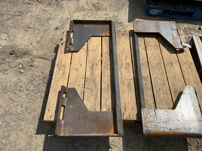 Used WOLVERINE QMP1-16-10T QUICK ATTACH MOUNTING PLATE Miscellaneous Equipment Michigan US | Miedema Asset Management Group #1468766