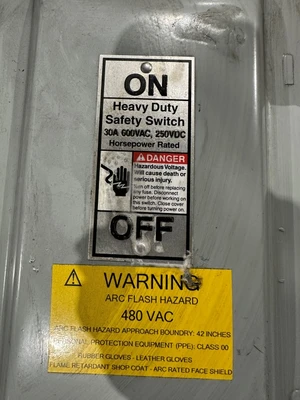 SIEMENS HF361J 30AMP FUSIBLE DISCONNECT W/ FU