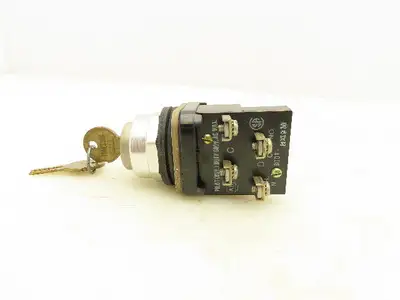 Allen Bradley 800T-NX191B Cylinder Lock Push Button 30 mm Ser A 1 NO 1 NC Keyed