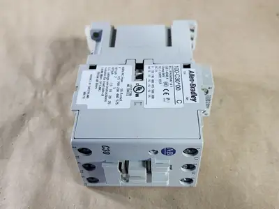 NEW ALLEN-BRADLEY 100-C30D00