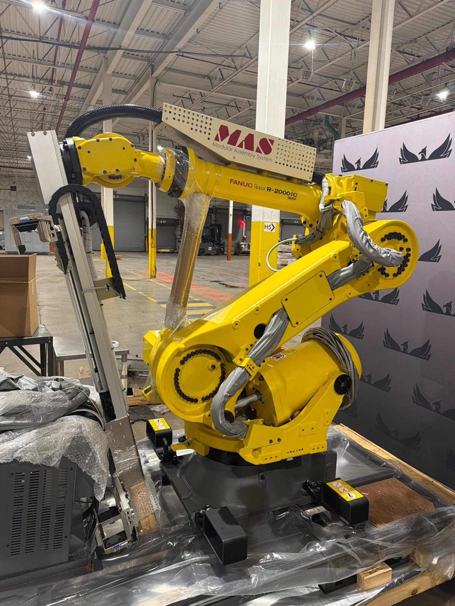 Used 2019 FANUC R-2000iC/165F + R-30iB PLUS Robots Michigan US | iGAM Industrial Marketplace #948639