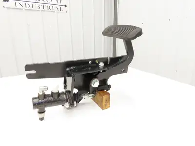 Hyster E80XN Forklift Brake Pedal & Master Cylinder & Bracket Assembly