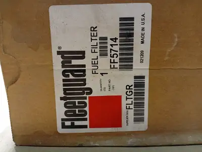 NEW FLEETGUARD FF5714