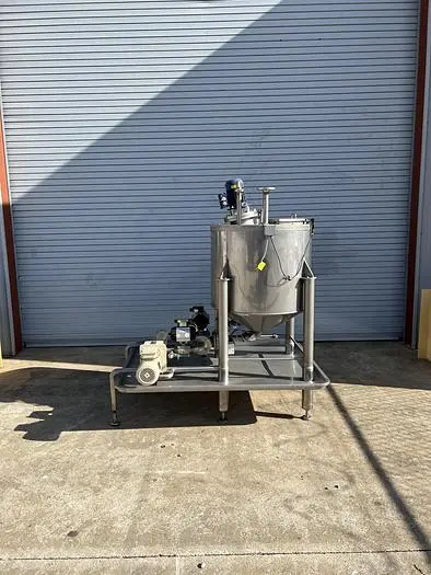 Stainless steel mix tank with pump and lightning agitator