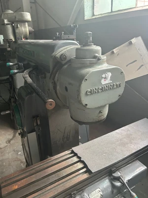 Cincinnati Vertical Knee Mill