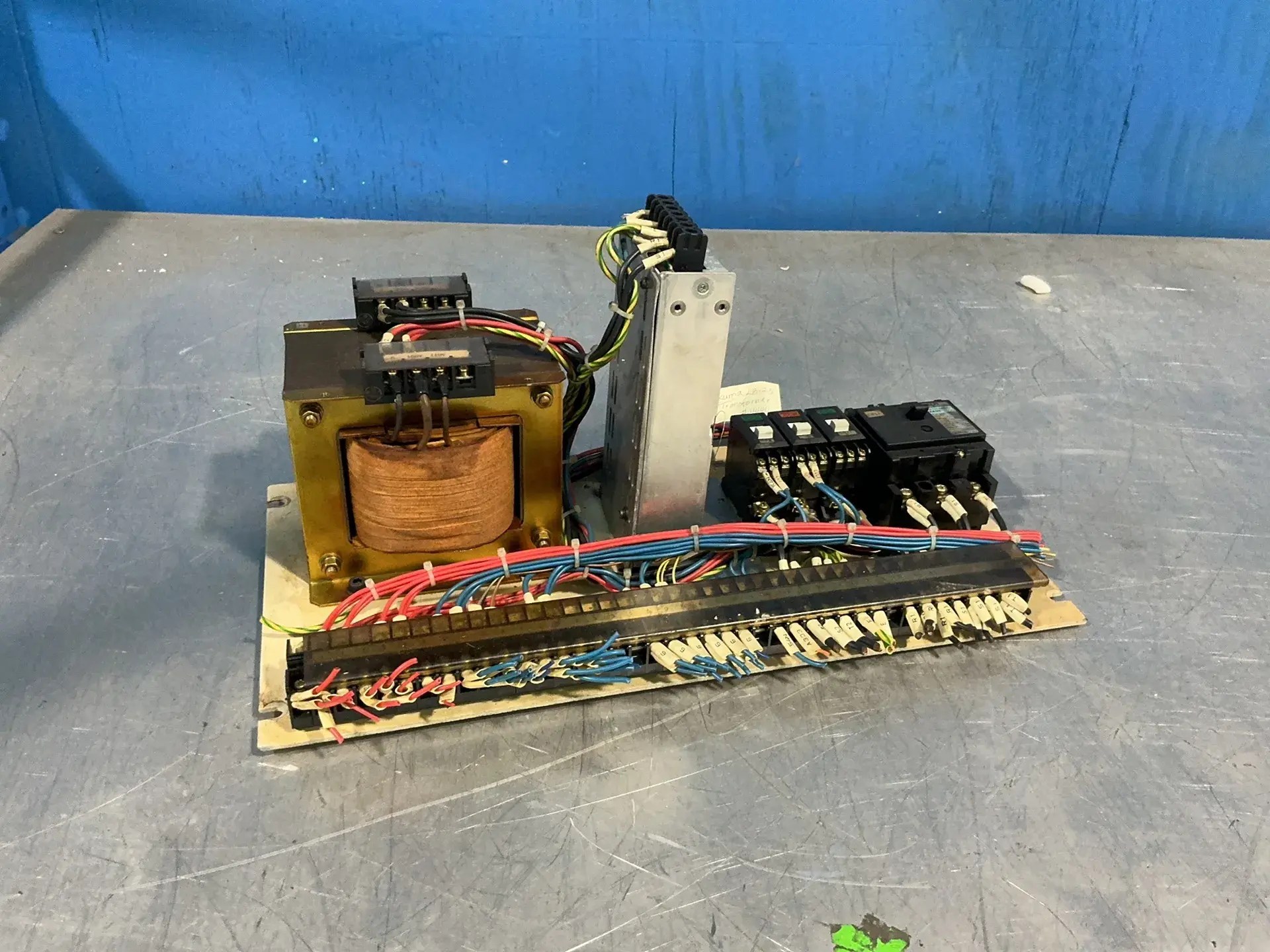 Used OKUMA, FUJI _UNKNOWN_ Circuit Breakers Ohio US | HGR 24 #1324363