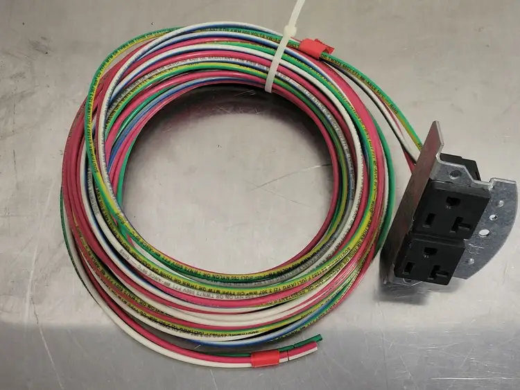 New | in-Stock WIREMOLD RC4REC2-25 Parts British Columbia CA | Lenmark #269891