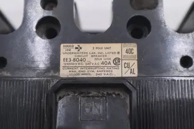ITE SIEMENS EE3B040 EE3-B040 CIRCUIT BREAKER 40 AMP 3 POLE 240 Volt STOCK B-629