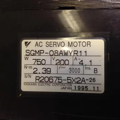 USED YASKAWA SGMP-08AWYR11