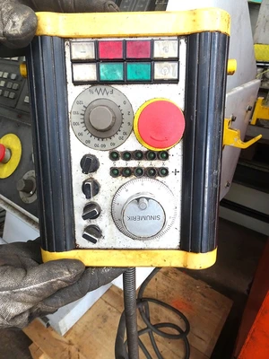 USED UNISIGN X: 2000 - Y: 550 - Z: 400 MM CNC
