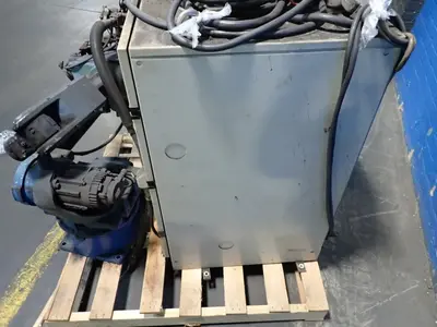 USED 2010 YASKAWA MOTOMAN MH6