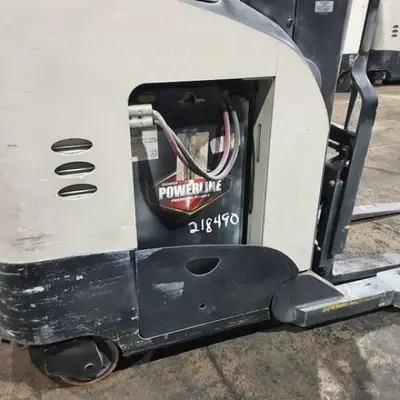 USED 2016 CROWN RR5725-45