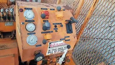 USED 1990 IHC INTERNATIONAL 4900 TANDEM AXLE OILFIELD PUMP/KILL TRUCK