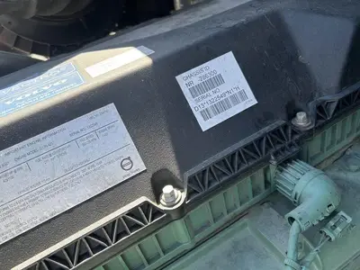 USED 2022 VOLVO VNR42T300