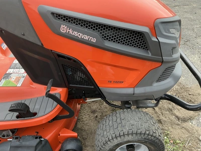 Used HUSQVARNA TS 148X Mowers Michigan US | Miedema Asset Management Group #1761320