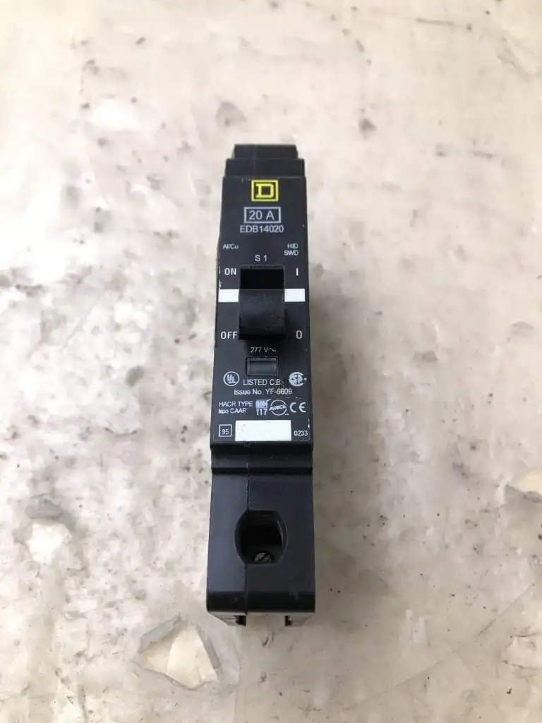 Square D EDB14020 20 A Circuit Breaker Molded Case single pole 277V