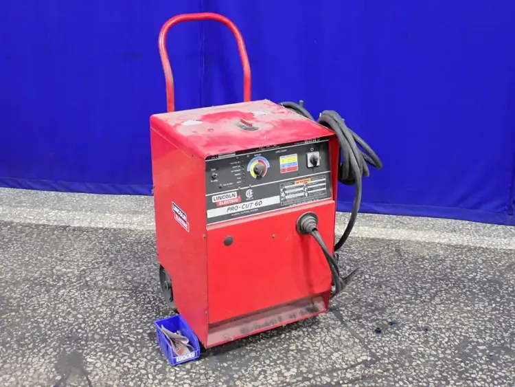 Used LINCOLN ELECTRIC PROCUT 60 Plasma Welders Ohio US | HGR 24 #784277