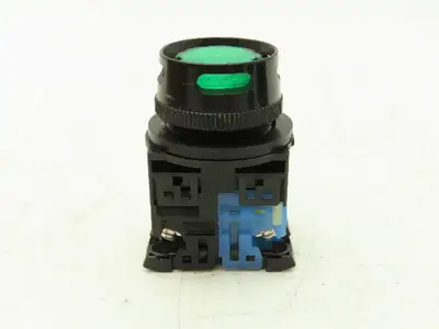 Fuji Electric Pushbutton Green Illuminated Momentary 1 Normally Open  Lot of 8