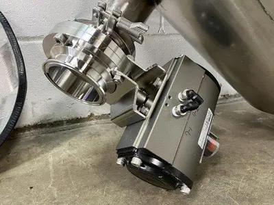 Lidded Hoppers With Butterfly Valves