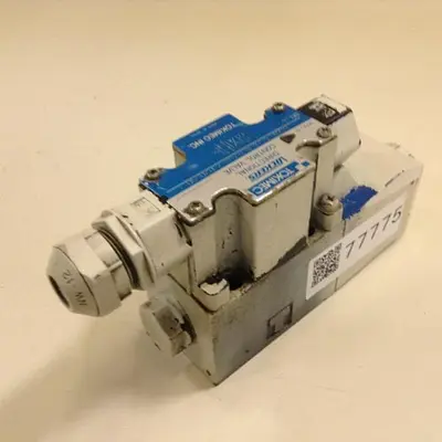 USED VICKERS DG4V32AMP7H7P2050