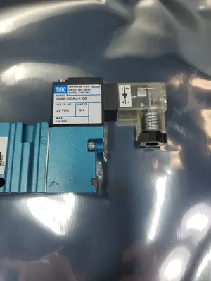 MAC 411A-B0A-DM-DDAJ-1KG Solenoid Valve w/DMB-DDAJ-1KG Module. 6A-12