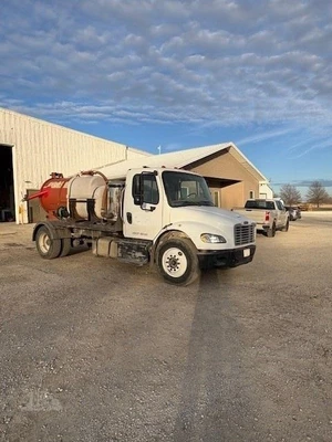 Used 2014 FREIGHTLINER BUSINESS CLASS M2 106 Reefer Trucks Missouri US | Big D Heavy Equipment #1556370