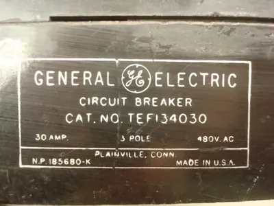 General Electric TEF134030 Circuit Breaker 30 Amps 480VAC Used