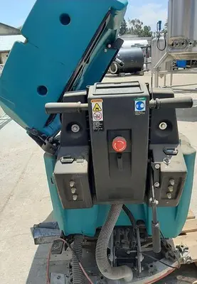 USED TENNANT 5700