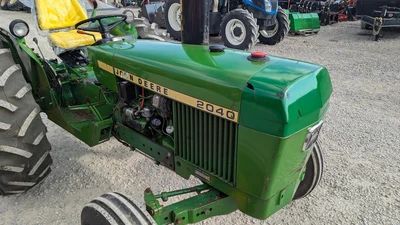 USED 1976 JOHN DEERE 2040