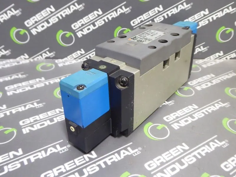 SMC VSS8-8-FG-D-3EZ-V1 Solenoid Valve 142PSI Used
