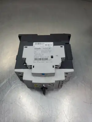 USED Siemens 3RV1031-4EB10 SIRIUS Circuit Breaker w/3RV1921-1M Module