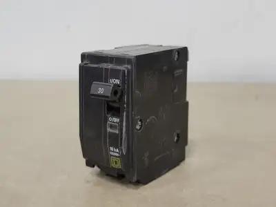 USED SQUARE D QO230