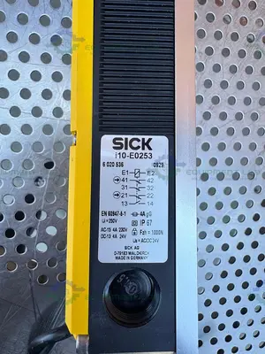 Used SICK I10-E0253 SAFETY DOOR LOCKING DEVICE 250V Electronics & Components California US | Equipment Lab #1278808
