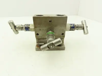 Kenmac MSTB4NCT 3 Valve Differential Pressure Manifold SS Ball Tip 1/2" NPT