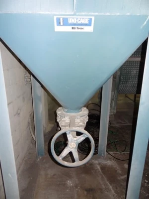 USED 2001 YOUNG VM 72-25