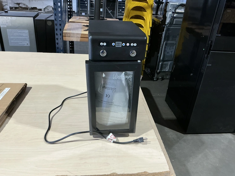 Used VINOTEMP VT-WD002-BLK Refrigerators Michigan US | Miedema Asset Management Group #1487776