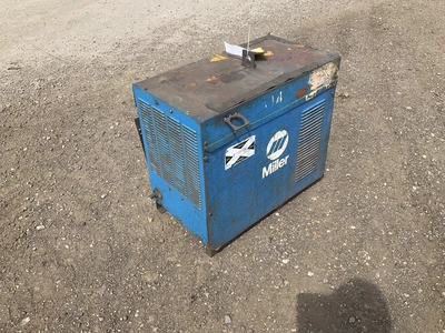Miller CP-300 constant voltage DC arc welding power source, no leads or power wires, side panel is n...